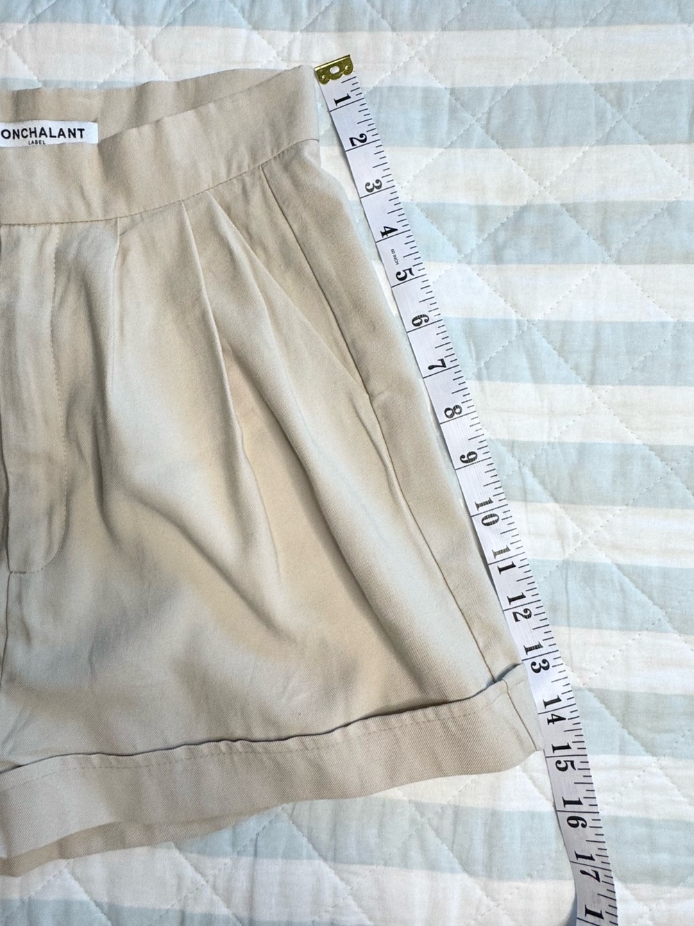 Nonchalant Label Pleated Tailored High Waist Shorts Cream XS - Picture 13 of 14